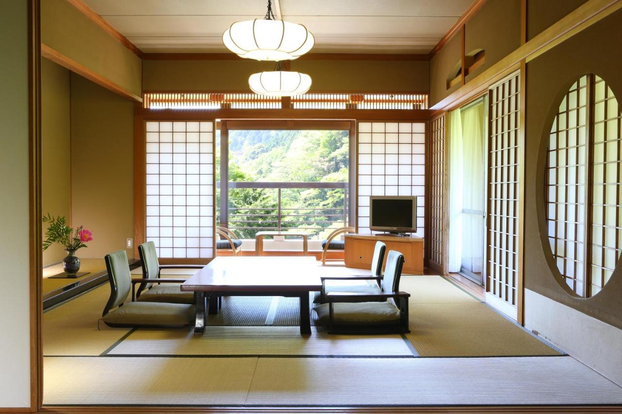 Oku Yugawara Sansuirou Hotel Bagian luar foto