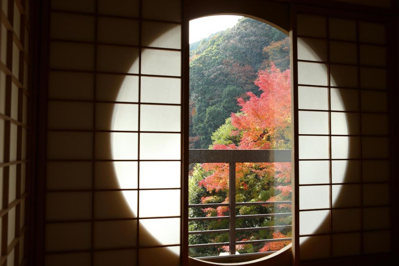 Oku Yugawara Sansuirou Hotel Bagian luar foto