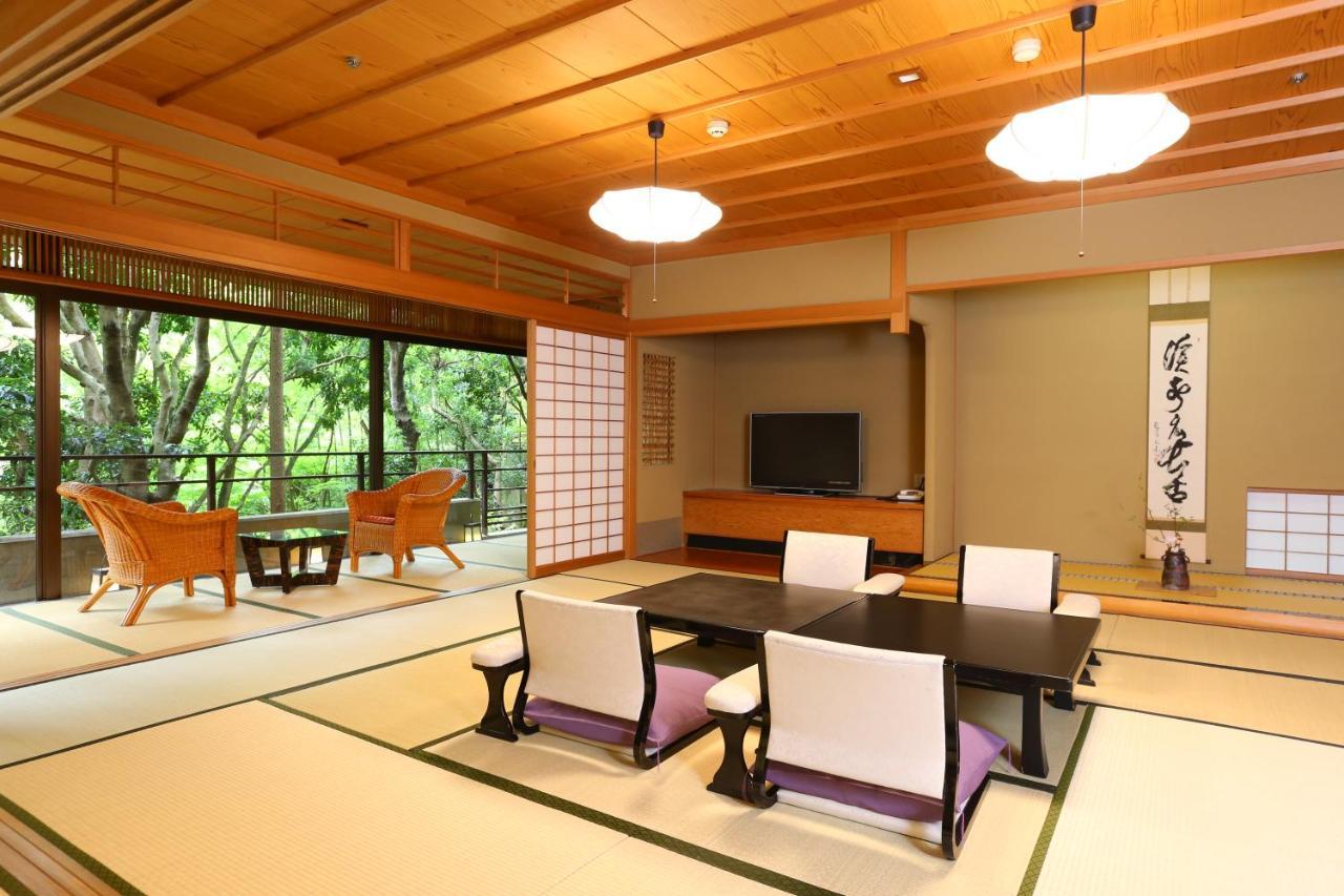 Oku Yugawara Sansuirou Hotel Bagian luar foto